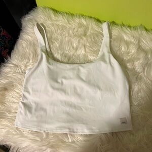 Vuori White Scoop Crop Tank